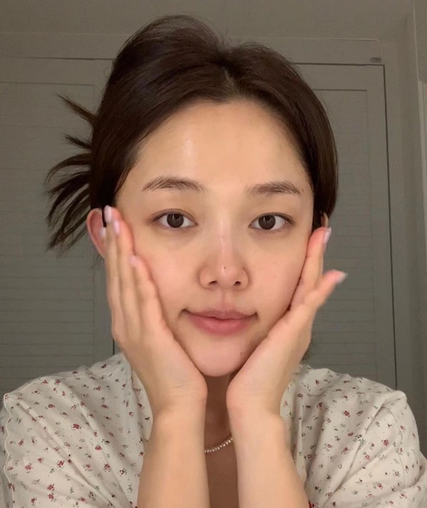 5 chiêu dùng serum vitamin C giúp nàng công sở da đẹp đón Tết-3