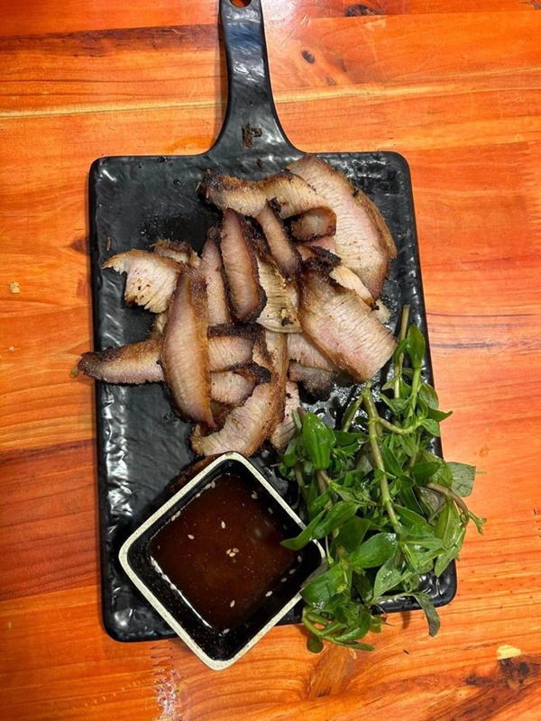 Sa Pa xác minh vụ chém đĩa thịt lợn 495.000 đồng, xem xét phạt chủ quán 7 triệu-3