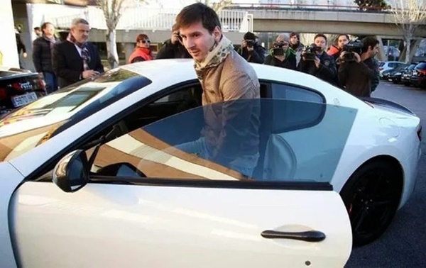 Bộ sưu tập siêu xe của Lionel Messi-7
