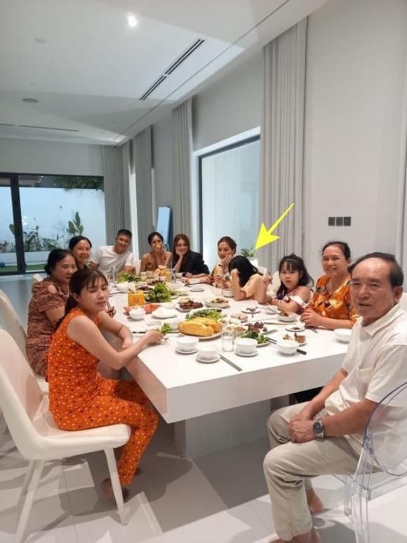 Không gian biệt thự mới xây lại của Thủy Tiên và Công Vinh hoành tráng cỡ nào?-5