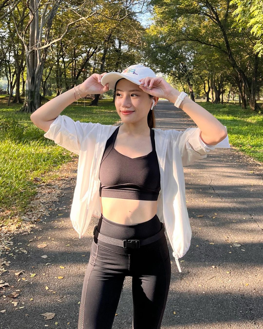 Nàng công sở ăn khoai lang đúng cách để giảm cân thon thả đón Tết-1