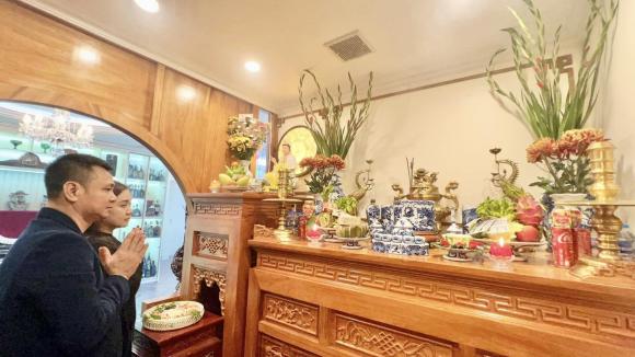 Tự Long cùng vợ con chuyển về nhà mới, không gian mang đậm nét truyền thống-1