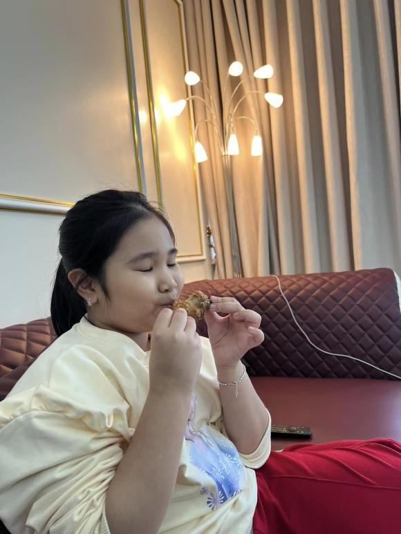 Tự Long cùng vợ con chuyển về nhà mới, không gian mang đậm nét truyền thống-10