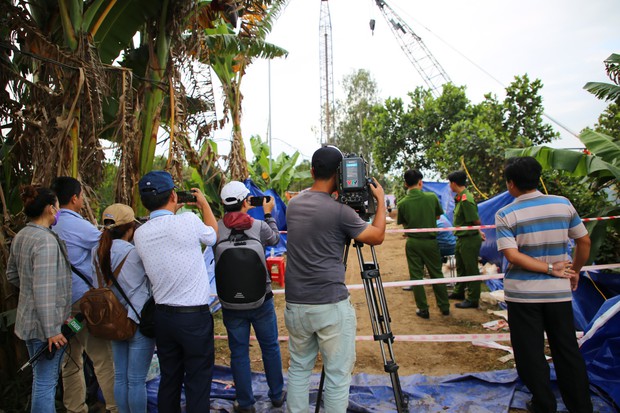 Hiện trường hơn 50 giờ căng như dây đàn cứu bé trai rơi xuống hố bê tông 35m-6