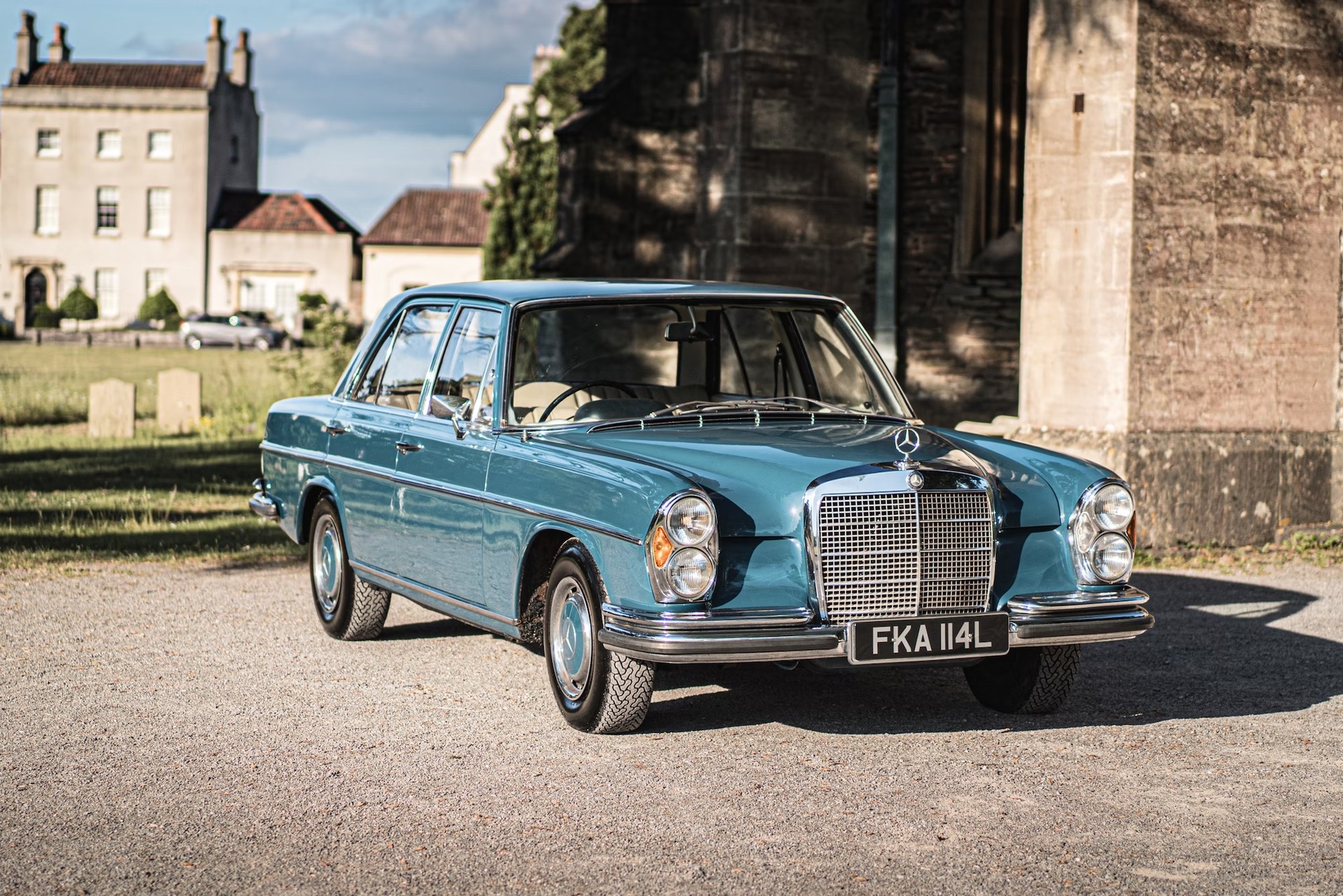 Những mẫu ôtô gắn liền với tên tuổi Pele-6