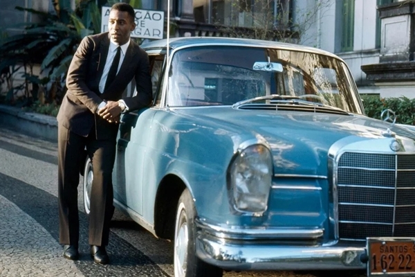 FIFA sẽ đề nghị các nước đặt tên sân vận động để vinh danh Pele-3