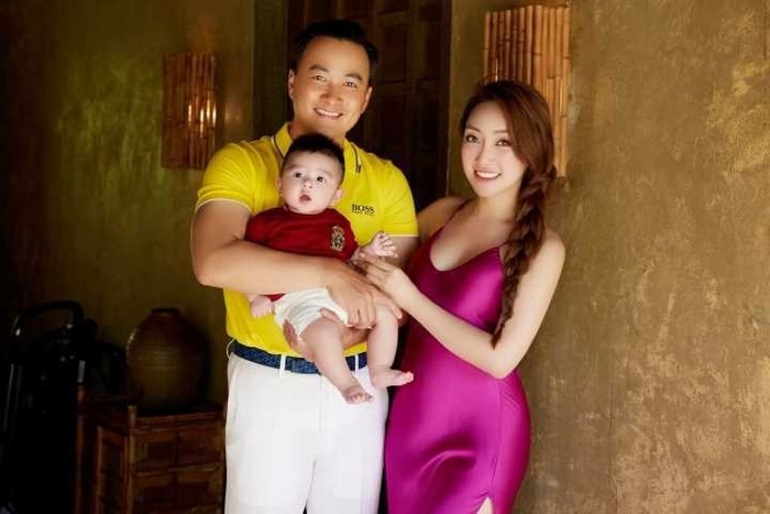 Chi Bảo chăm con cực khéo khi làm bố ở tuổi 50-1