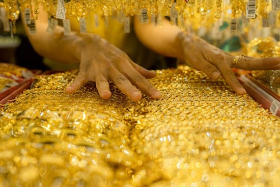 Giá vàng hôm nay 3/1: Vàng đang trong tâm thế 'bùng nổ'
