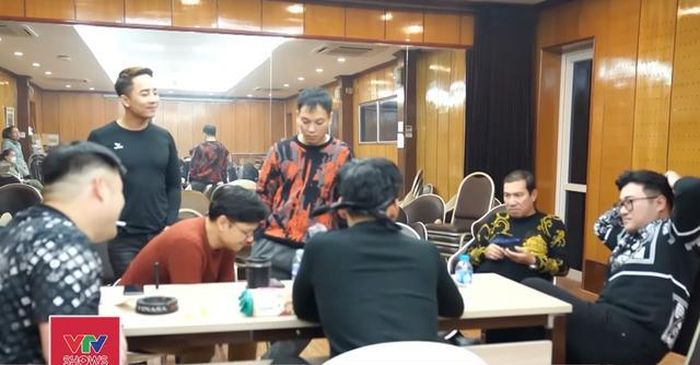 NSND Tự Long bật mí điểm khác biệt lớn nhất của Táo Quân 2023-1