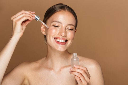 5 cách dùng serum vitamin C chuẩn để nàng có da đẹp đón Tết-1