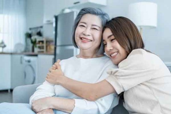 Khám tiền sinh sản, tôi đau đớn bật khóc trong vòng tay mẹ chồng tương lai