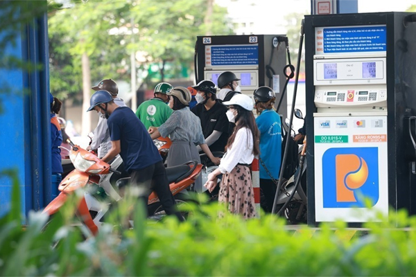 Giá xăng dầu tiếp tục tăng từ 15h chiều nay-1