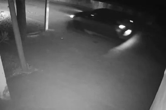 Ấn Độ dậy sóng vì xác cô gái lõa thể trên đường sau khi bị ôtô kéo lê