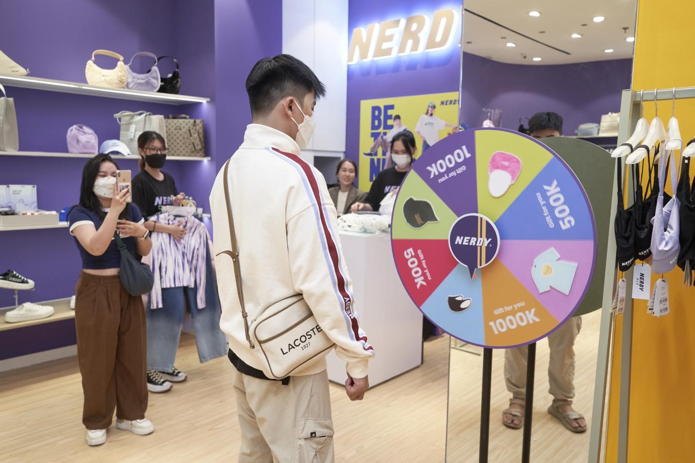 Thương hiệu Hàn Quốc Nerdy khai trương store đầu tiên ở Vincom Đồng Khởi-2