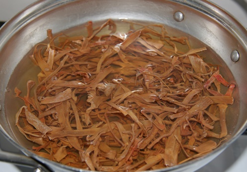 Ngâm măng khô đừng dùng nước lã: Sử dụng thứ nước này măng vừa sạch lại nhanh mềm-3