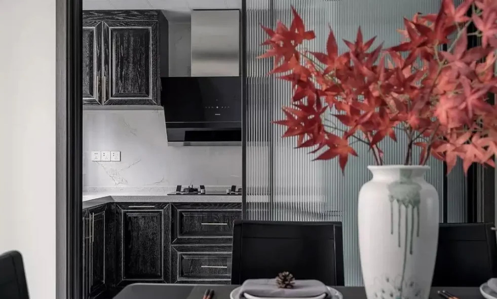 Muốn xây bếp mở nhưng lo khói dầu mỡ, làm cách nào để khắc phục?-4