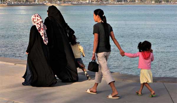 Cuộc sống của những người giúp việc cho quý tộc và giới nhà giàu Qatar có gì đặc biệt?-1