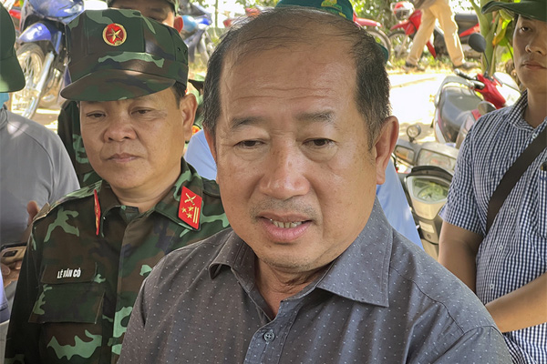 Dự kiến cuối ngày sẽ đưa cọc bê tông lên mặt đất để giải cứu bé trai mắc kẹt-4