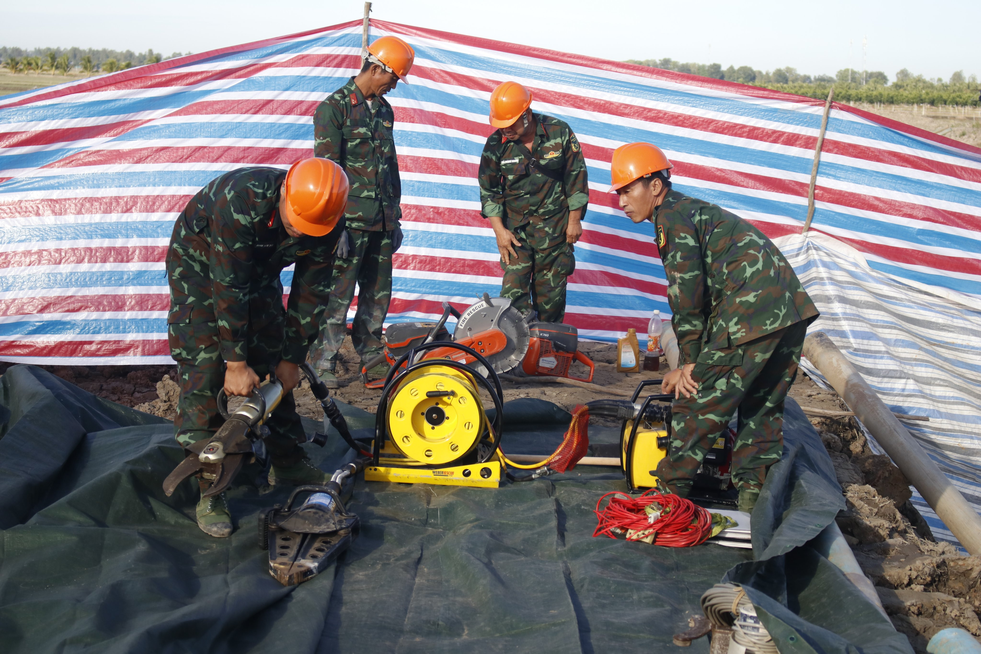 Phó Chủ tịch Đồng Tháp nói về vị trí bé trai gặp nạn trong ống trụ bê tông-4