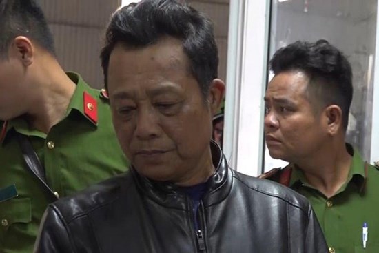 Bất ngờ với lời khai của giám đốc trung tâm đăng kiểm ''mù chữ''