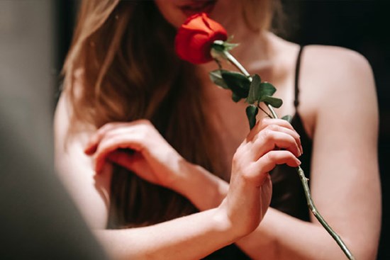 Người đàn bà ngoại tình và hành trình vượt qua cám dỗ