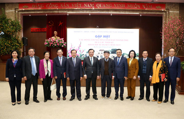 Thường trực Thành ủy gặp mặt nguyên lãnh đạo Thành phố qua các thời kỳ-5