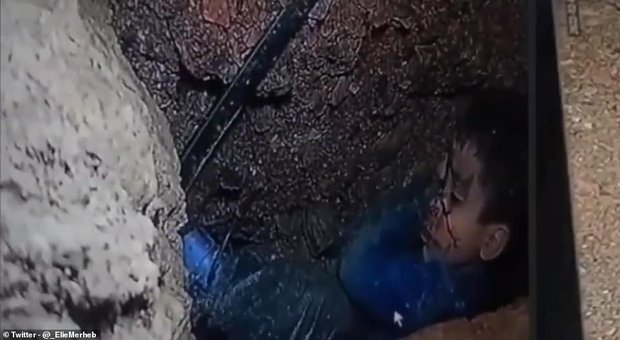 Cậu bé 5 tuổi mắc kẹt trong giếng sâu 4 ngày đêm: Cuộc giải cứu nghẹt thở chấn động Ma-rốc-1