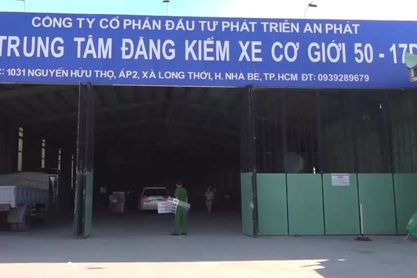 Cách thức giám đốc trung tâm đăng kiểm không biết chữ chỉ đường cho nhân viên vi phạm-3