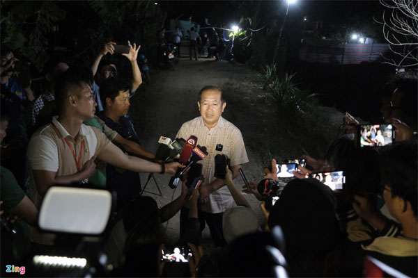 Gia đình chờ đưa bé trai 10 tuổi về an táng-2