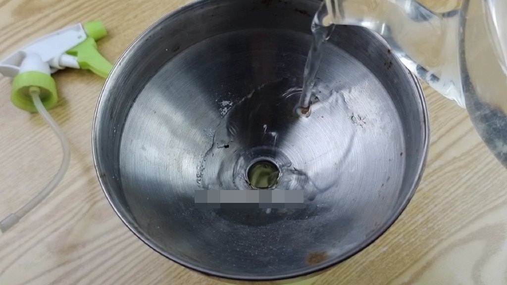 Máy hút mùi cả năm không lau, chỉ cần một lá cải thảo là máy sẽ như mới ngay mà không cần phải tháo-3