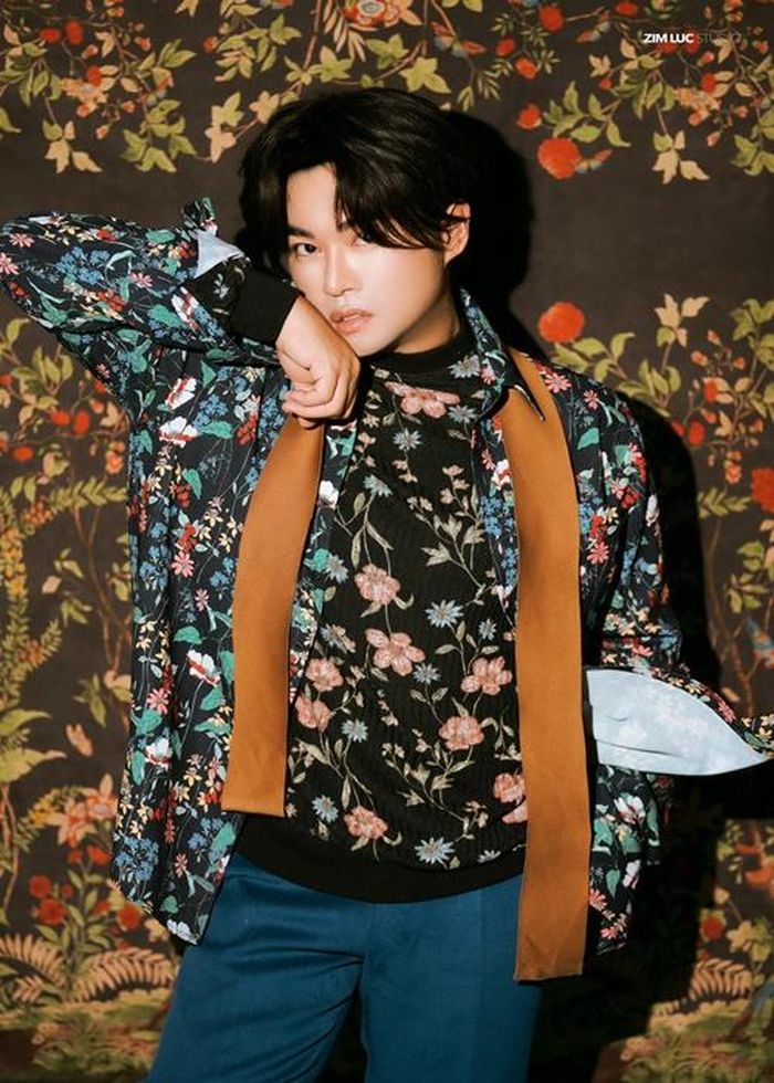 Chân dung nam ca sĩ đóng Thiên Lôi trong Táo Quân 2023-9