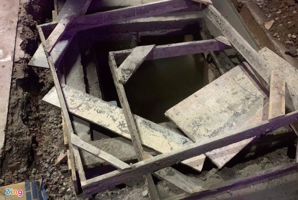 Bé gái 3 tuổi được giải cứu sau khi rơi xuống ống cống-3