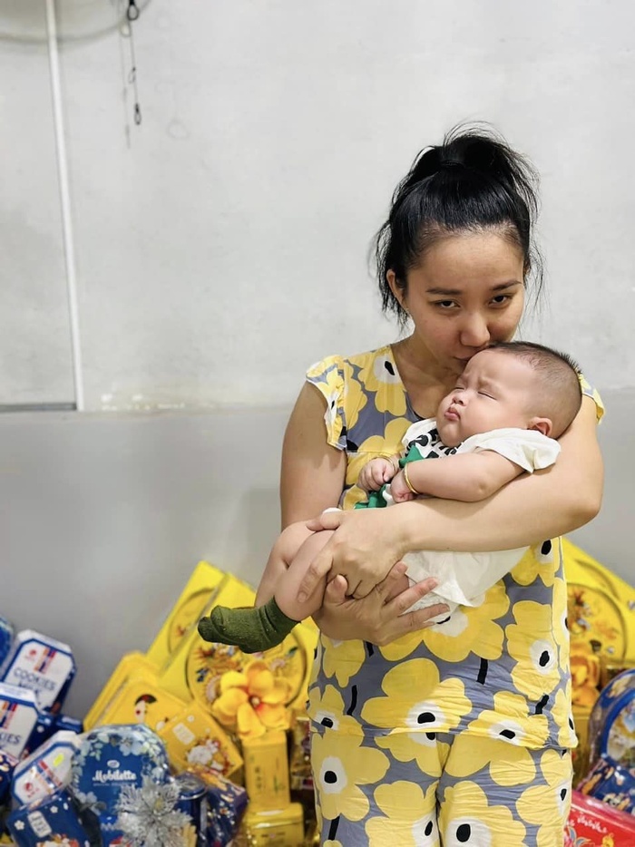 Lê Dương Bảo Lâm đi làm xa về nhìn thấy con trai mà bất ngờ-5