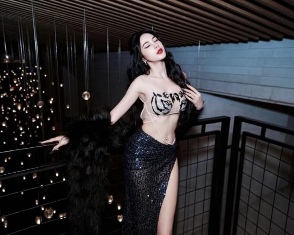 Thủy Tiên trả lời thế nào khi bị hỏi vì sao ngồi một mình ở show thời trang khiến dân tình xót xa?-3