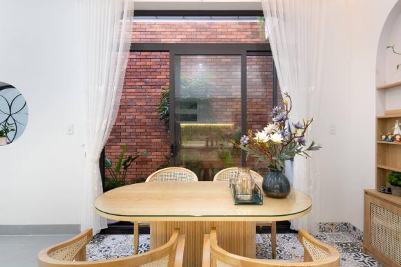 Con gái rượu xây nhà tặng bố mẹ, không gian bên trong như khu nghỉ dưỡng-3