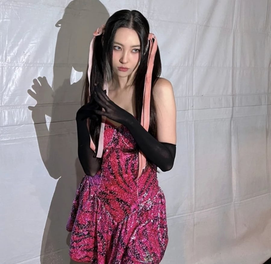 Gam màu đỏ thống trị làng mốt 2023, từ Âu sang Á đều lăng xê nhiệt tình-3