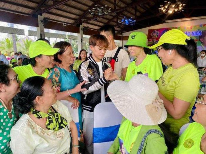 Bất ngờ với hình ảnh mới nhất của Hồ Văn Cường-2