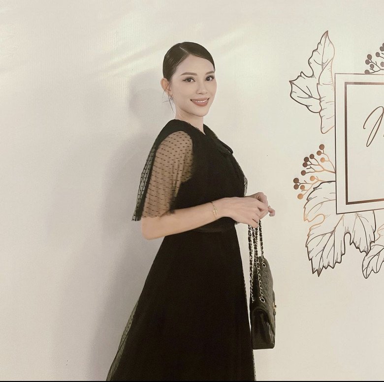 Sắp làm dâu tỷ phú, Linh Rin hiếm hoi mặc gợi cảm, không cần khoe mẽ vẫn thể hiện khí chất-11