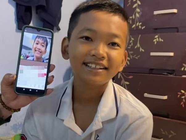 Cậu bé bị ghép ảnh vụ bé trai 10 tuổi lọt trụ bê tông 35m: Cô chú đừng đăng hình con lên nữa-4