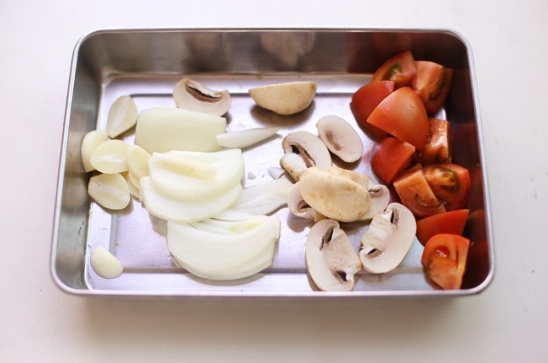 Làm món bò bít tết sốt nấm chuẩn ngon đãi cả nhà-3