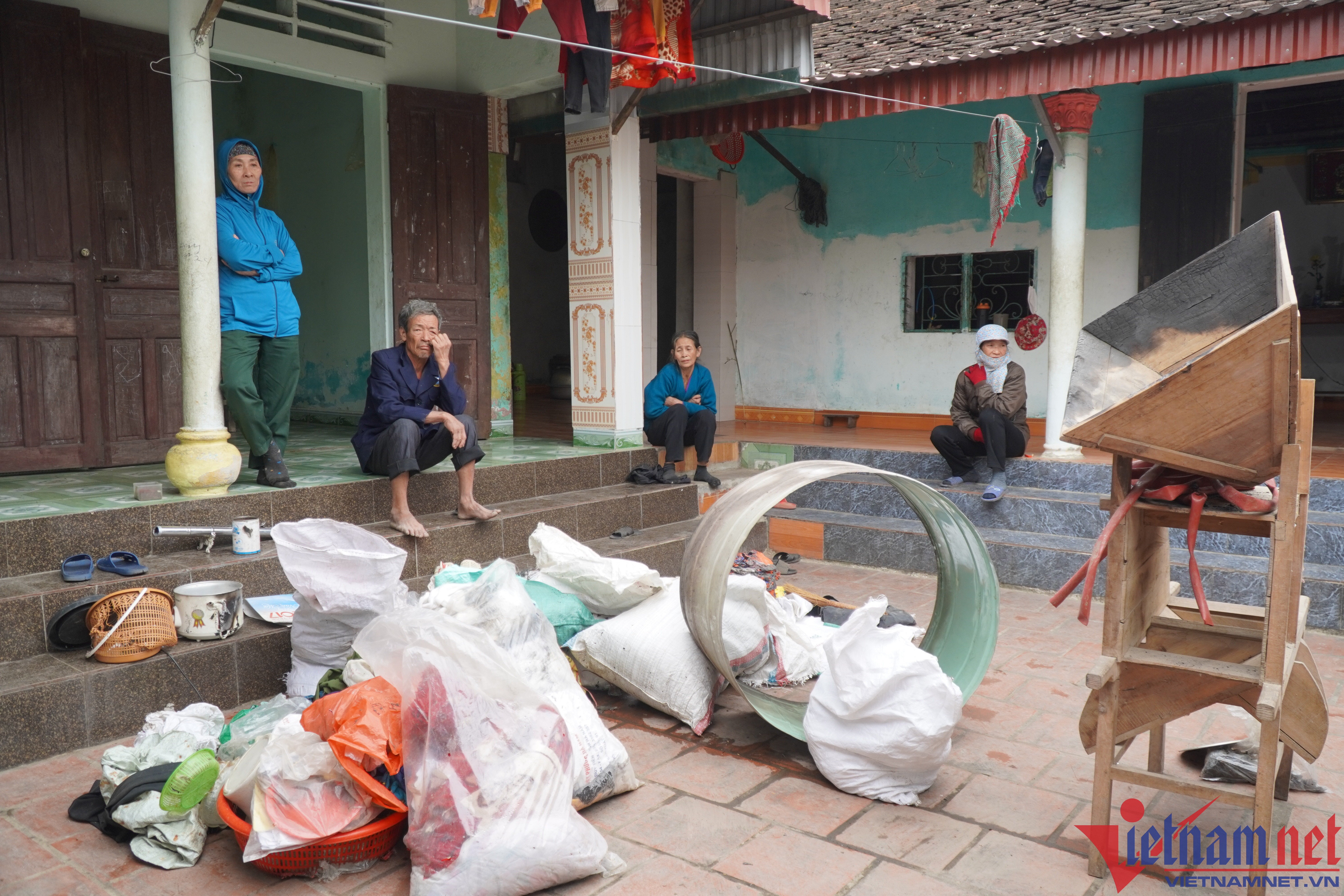 Lửa bùng lên bất thường, đồ đạc trong căn nhà ở Thanh Hóa tự cháy-2