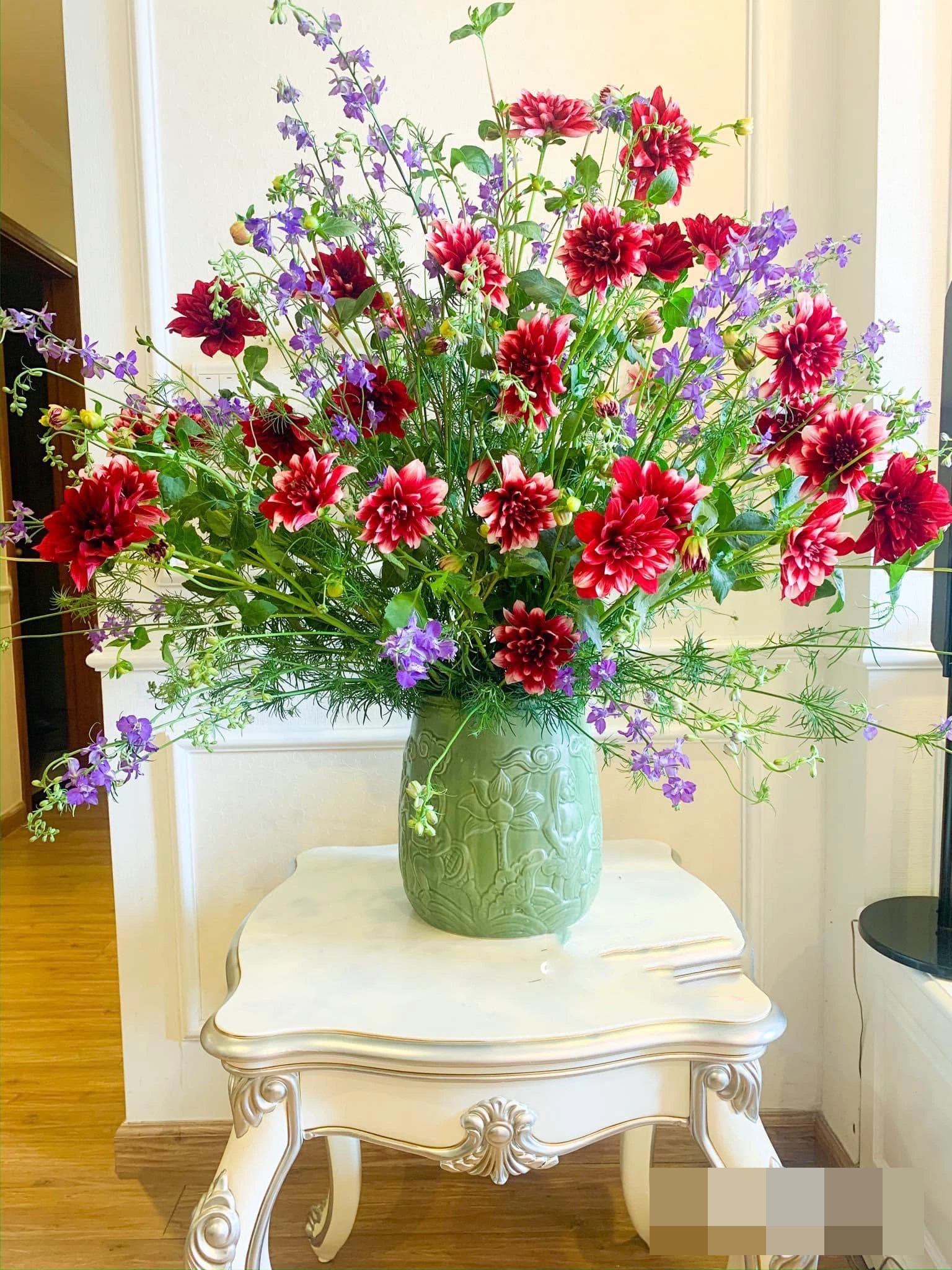 Thêm một thìa này vào bình cắm hoa, dù chơi hết Tết hoa vẫn tươi rực rỡ, chẳng bị úa tàn-2