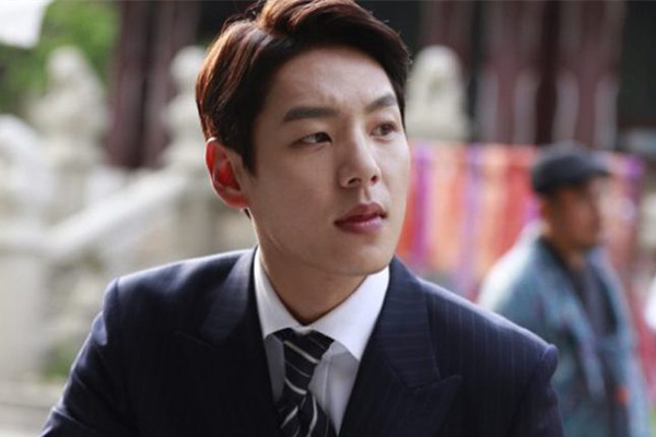 Chồng nói về quê lo việc nhà nhưng lại lộ ảnh đi làm việc khác-2