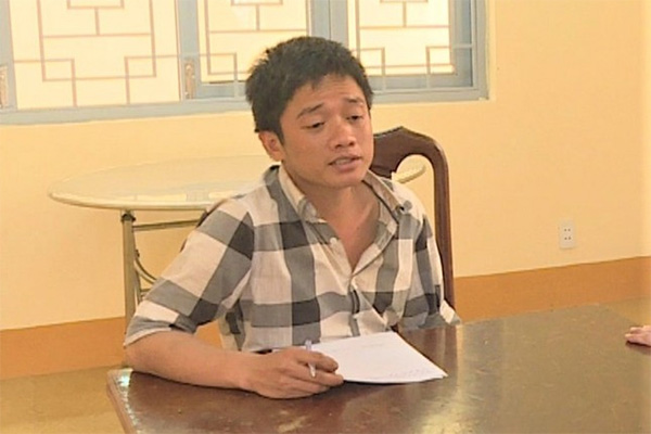 TP.HCM: Phà chở khách ở Cát Lái bị sà lan tông thủng, nhiều xe máy bị ngã-5