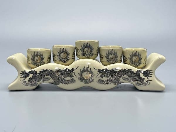 Trên bàn thờ cần để 3 hay 5 chén nước: Đây là con số đúng giúp tụ lộc, nhà nào cũng nên biết-2