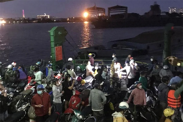 Xe cứu hỏa bị lật trên đường làm nhiệm vụ khiến 2 chiến sĩ hy sinh-2