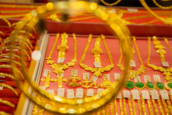 Giá vàng hôm nay 6/1: Vàng lao dốc sau khi lên đỉnh 7 tháng-1