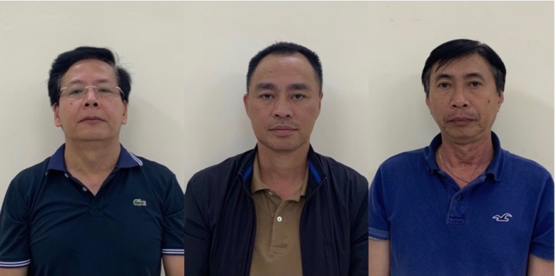 Khám xét phòng quyền Trưởng Phòng Kiểm định, lộ 2 cọc tiền nguyên seri trong chiếc cặp cũ sờn!-1