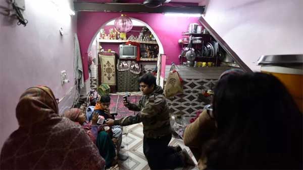 Cô gái Ấn Độ chết lõa thể sau khi bị ôtô kéo lê hơn một giờ-3