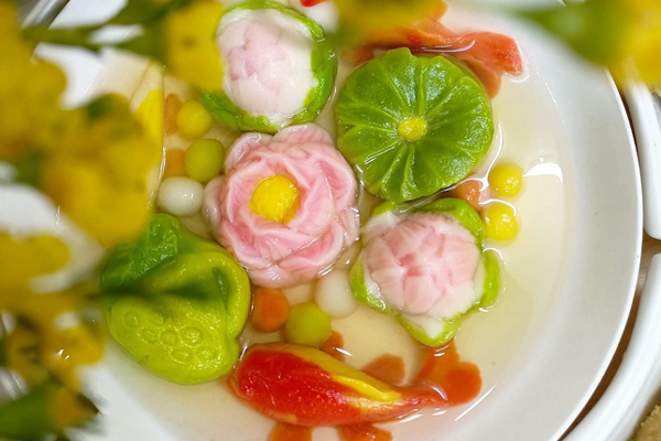 Cận Rằm tháng Giêng, ngày chốt bán hết 3 tấn xôi ngũ sắc-6